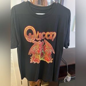 Men’s graphic T-shirt, size large